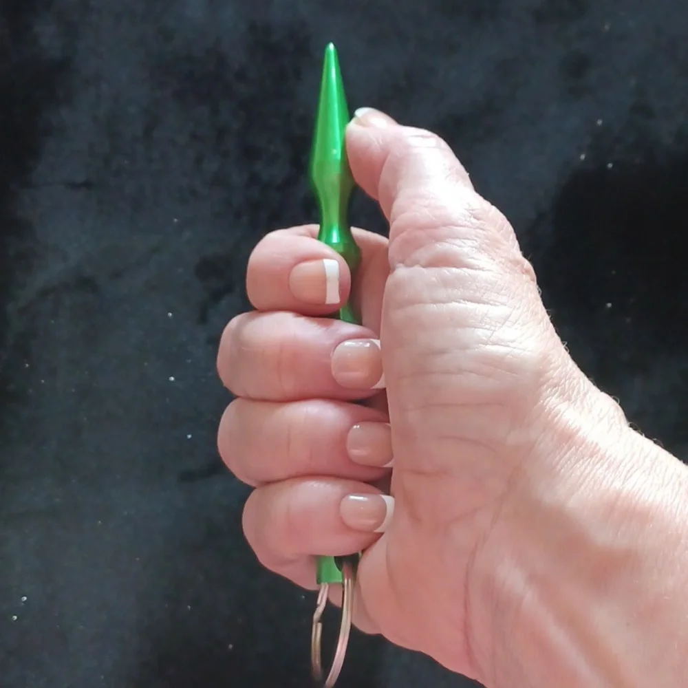 Safety striker bolt keychain GREEN - Picture 2 of 3